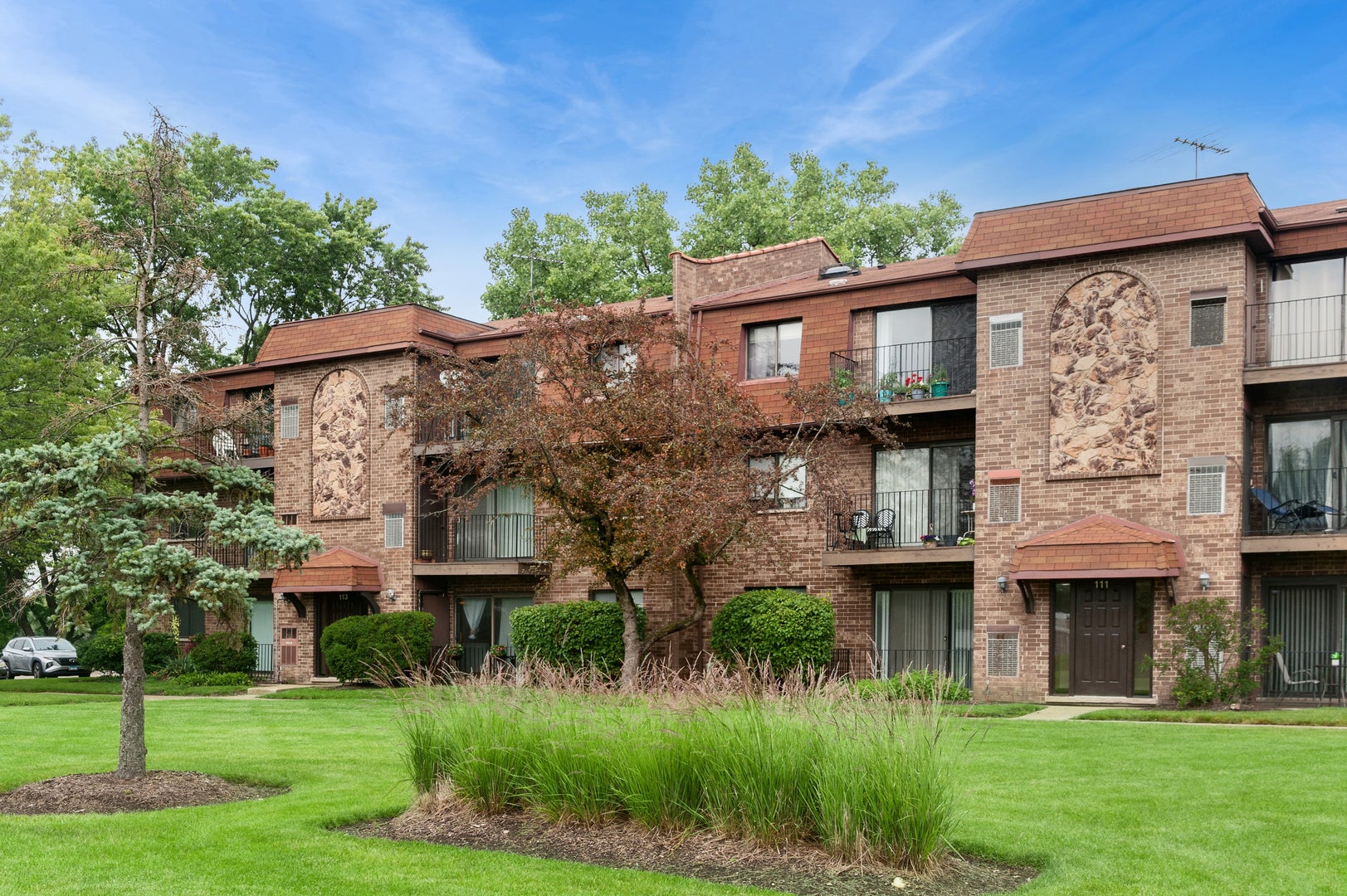 111 W Brandon Court E33