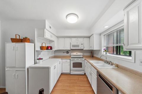 Tiny photo for 111 W Brandon Court #E33, Palatine, IL 60067 (MLS # 12677426)