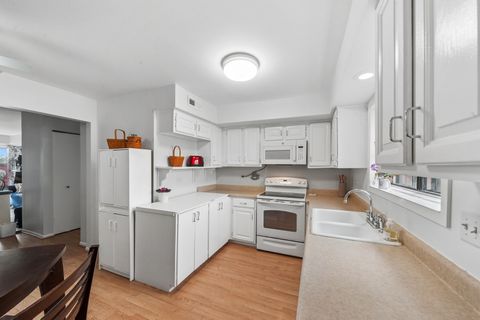 Tiny photo for 111 W Brandon Court #E33, Palatine, IL 60067 (MLS # 12677426)