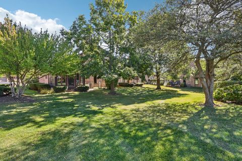 Tiny photo for 1698 Pebble Beach Drive, Hoffman Estates, IL 60169 (MLS # 12492546)
