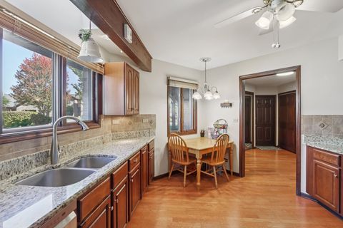 Tiny photo for 1698 Pebble Beach Drive, Hoffman Estates, IL 60169 (MLS # 12492546)