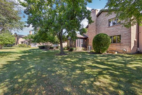 Tiny photo for 1698 Pebble Beach Drive, Hoffman Estates, IL 60169 (MLS # 12492546)