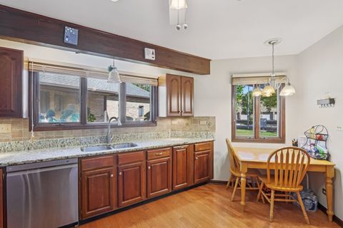 Tiny photo for 1698 Pebble Beach Drive, Hoffman Estates, IL 60169 (MLS # 12492546)