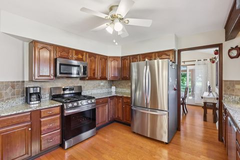 Tiny photo for 1698 Pebble Beach Drive, Hoffman Estates, IL 60169 (MLS # 12492546)