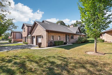 Tiny photo for 1698 Pebble Beach Drive, Hoffman Estates, IL 60169 (MLS # 12492546)