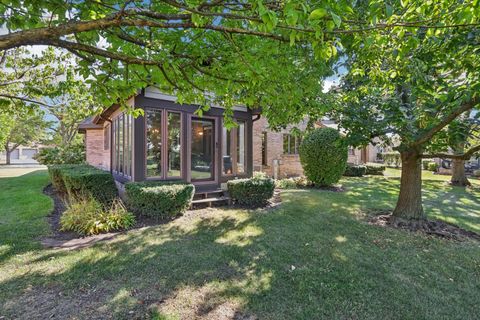 Tiny photo for 1698 Pebble Beach Drive, Hoffman Estates, IL 60169 (MLS # 12492546)