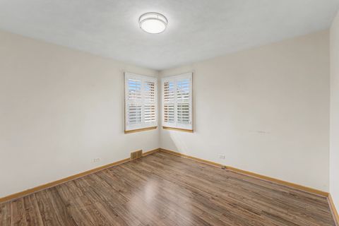 Tiny photo for 408 S Albert Street, Mount Prospect, IL 60056 (MLS # 12589388)