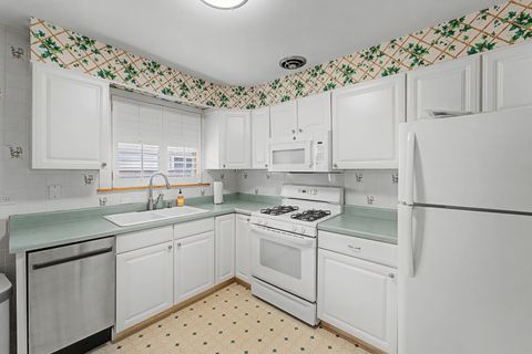 Tiny photo for 408 S Albert Street, Mount Prospect, IL 60056 (MLS # 12589388)