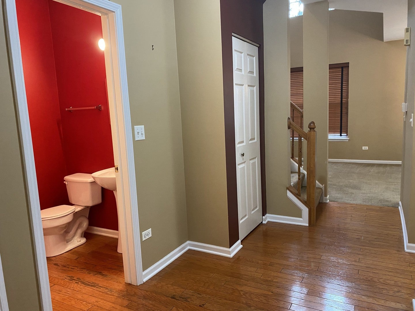 2824 White Thorn Circle