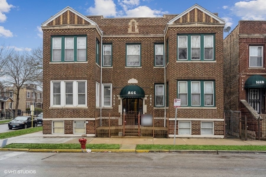 4954-56 W Augusta Boulevard