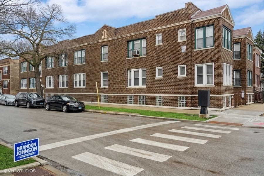 4954-56 W Augusta Boulevard