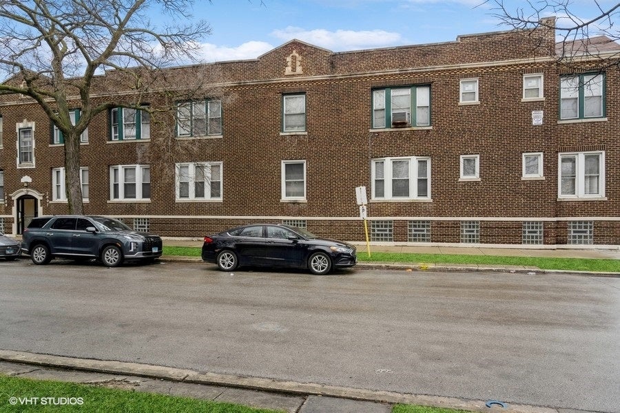 4954-56 W Augusta Boulevard