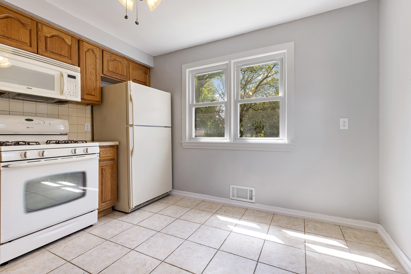 3107 BARRINGTON Place