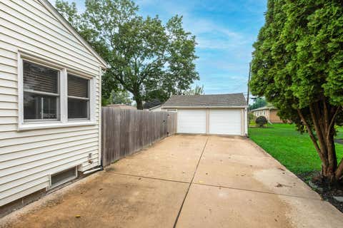 Tiny photo for 3206 35th Avenue, Rock Island, IL 61201 (MLS # 12734640)