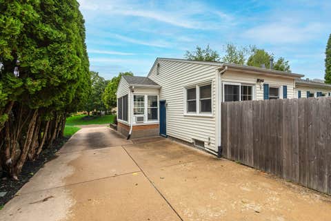 Tiny photo for 3206 35th Avenue, Rock Island, IL 61201 (MLS # 12734640)