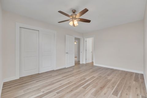 Tiny photo for 4 Riverview Lane, Bettendorf, IA 52722 (MLS # 12683523)