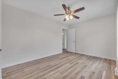 Tiny photo for 4 Riverview Lane, Bettendorf, IA 52722 (MLS # 12683523)