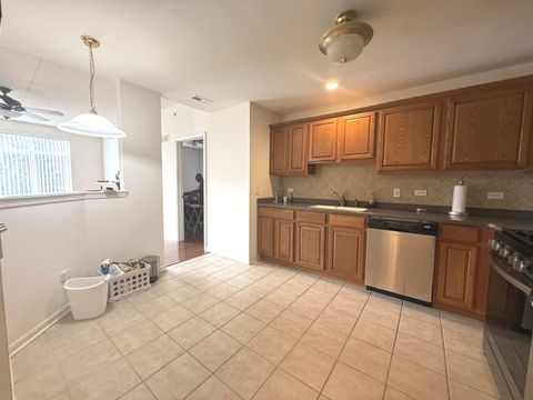 Tiny photo for 855 22nd Street #202, Lombard, IL 60148 (MLS # 12609858)