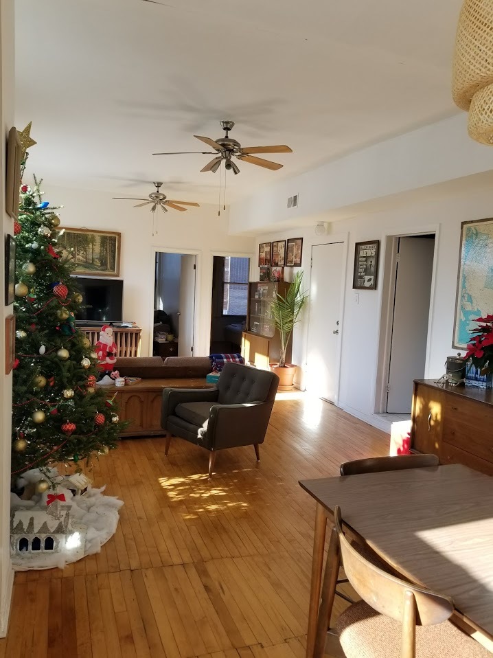 2350 W Augusta Boulevard 2-W