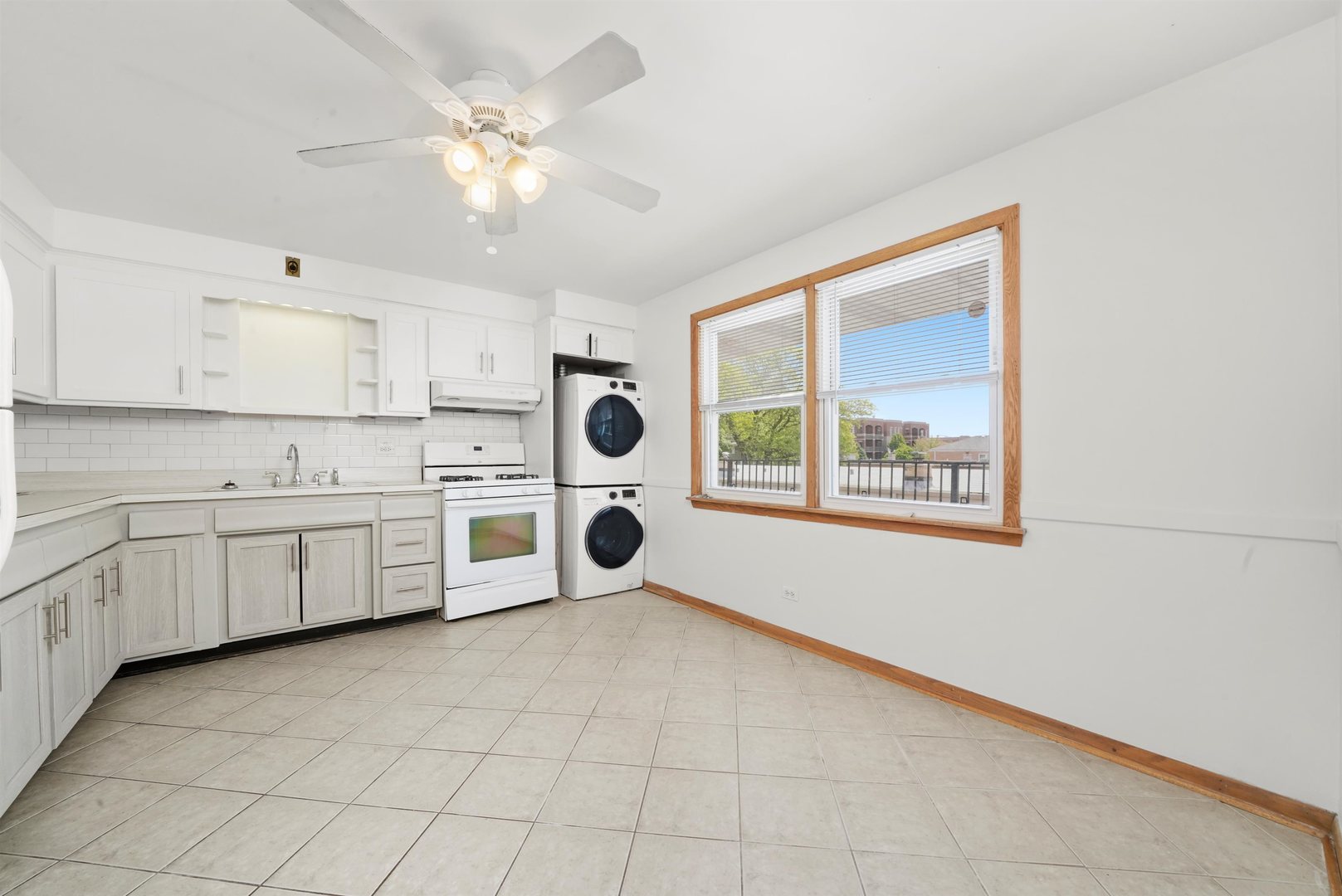 6534 N Northwest Highway 3D