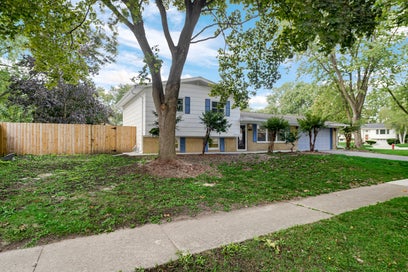 7180 Edgebrook Lane Hanover Park IL 60133