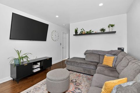 Tiny photo for 5226 N Moody Avenue, Chicago, IL 60630 (MLS # 12562365)