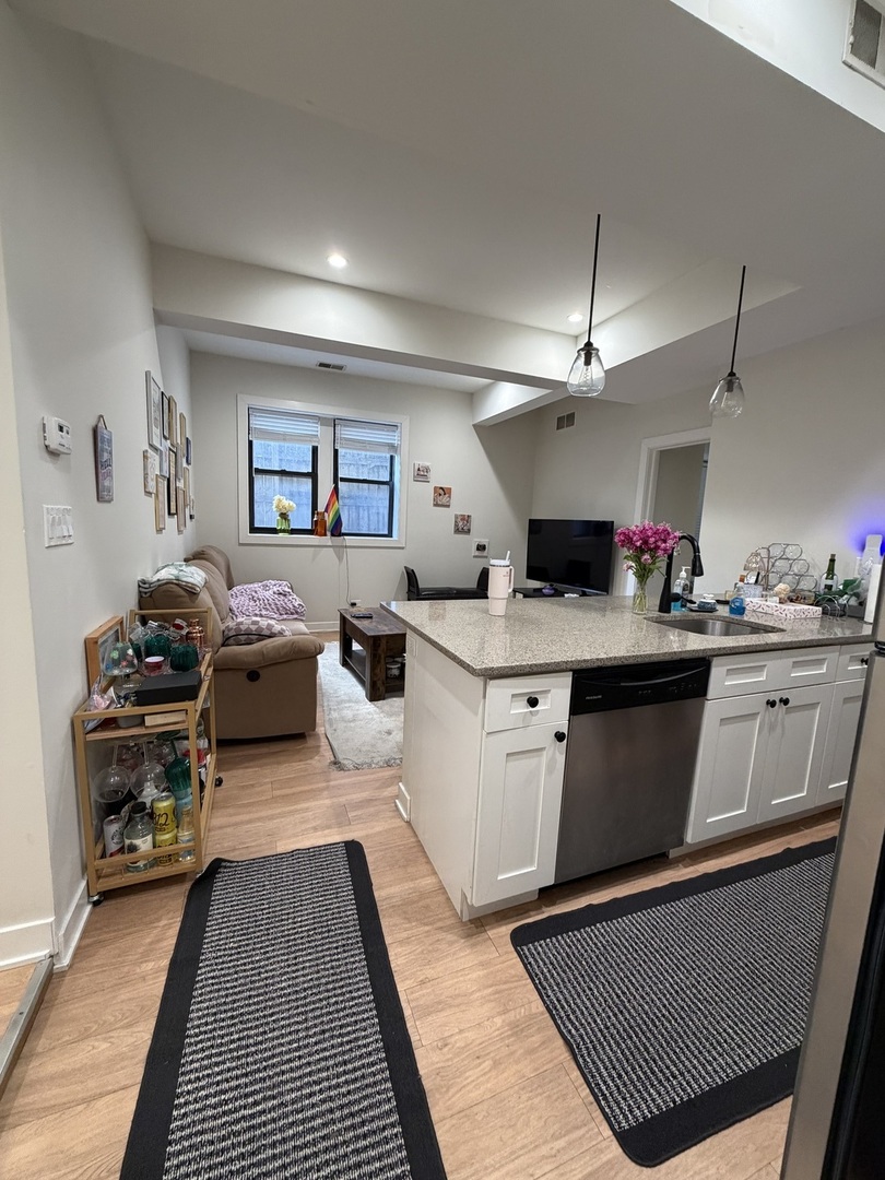 3138 N Seminary Avenue GDB