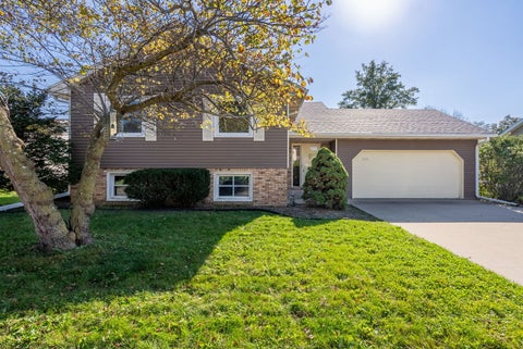 Photo of 1311 Elm Court, De Witt, IA 52742 (MLS # 12789775)