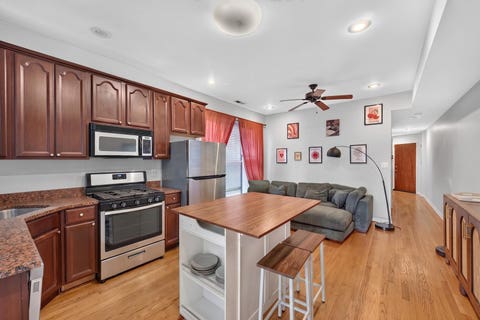 Tiny photo for 4007 S CALUMET Boulevard #2S, Chicago, IL 60653 (MLS # 12712769)