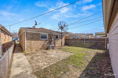 Tiny photo for 7812 Meade Avenue, Burbank, IL 60459 (MLS # 12598278)