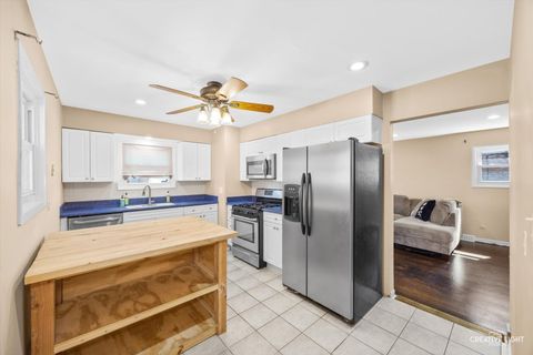 Tiny photo for 7812 Meade Avenue, Burbank, IL 60459 (MLS # 12598278)