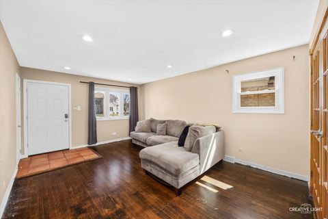 Tiny photo for 7812 Meade Avenue, Burbank, IL 60459 (MLS # 12598278)