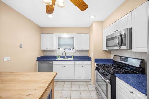 Tiny photo for 7812 Meade Avenue, Burbank, IL 60459 (MLS # 12598278)