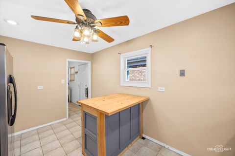 Tiny photo for 7812 Meade Avenue, Burbank, IL 60459 (MLS # 12598278)