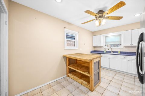 Tiny photo for 7812 Meade Avenue, Burbank, IL 60459 (MLS # 12598278)