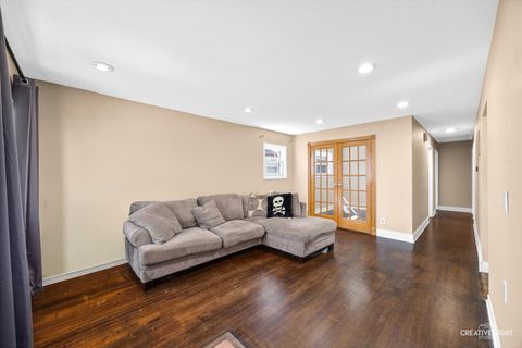 Tiny photo for 7812 Meade Avenue, Burbank, IL 60459 (MLS # 12598278)