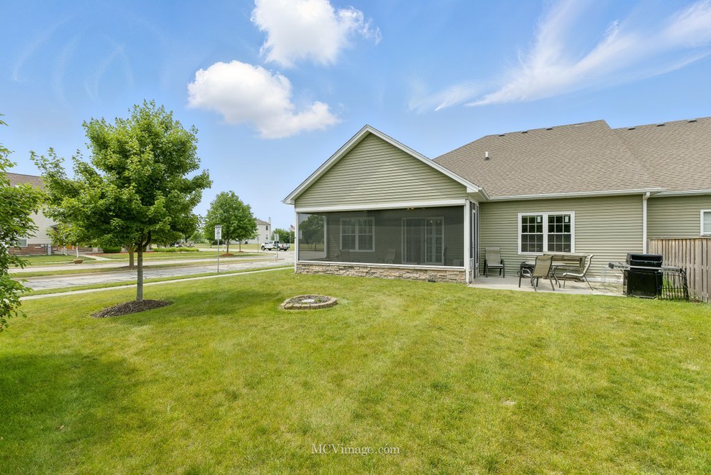 15701 Cove Circle