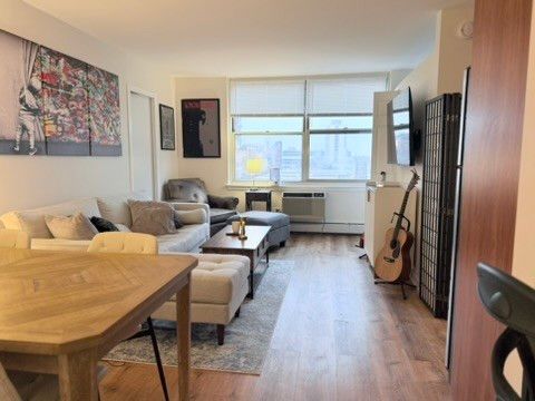 3033 N SHERIDAN Road 809 Chicago IL 60657