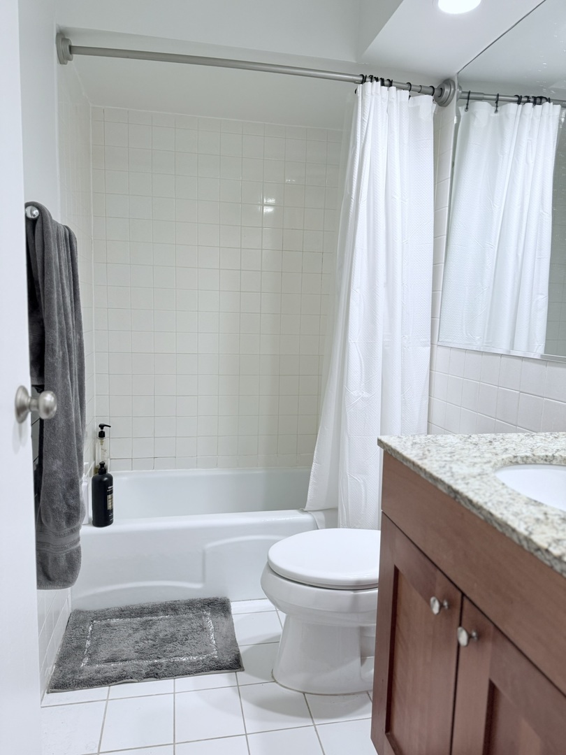 3033 N SHERIDAN Road 809