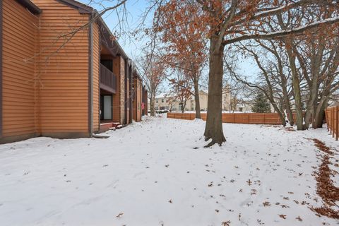 Tiny photo for 655 Waverly Drive #C, Elgin, IL 60120 (MLS # 12515506)