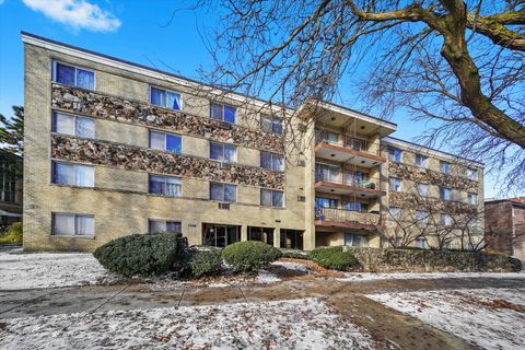 4240 N Keystone Avenue 2D Chicago IL 60641