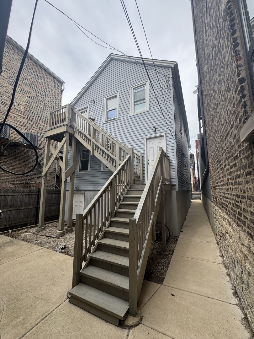 1516 W 18th Place