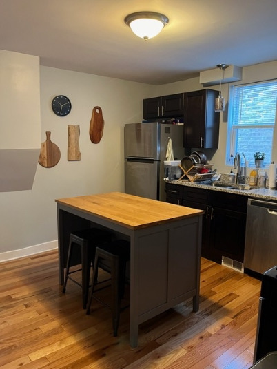 1516 W 18th Place