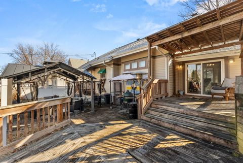 Tiny photo for 2664 Harrison Street, Davenport, IA 52806 (MLS # 12563020)