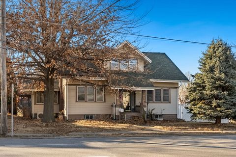 Tiny photo for 2664 Harrison Street, Davenport, IA 52806 (MLS # 12563020)