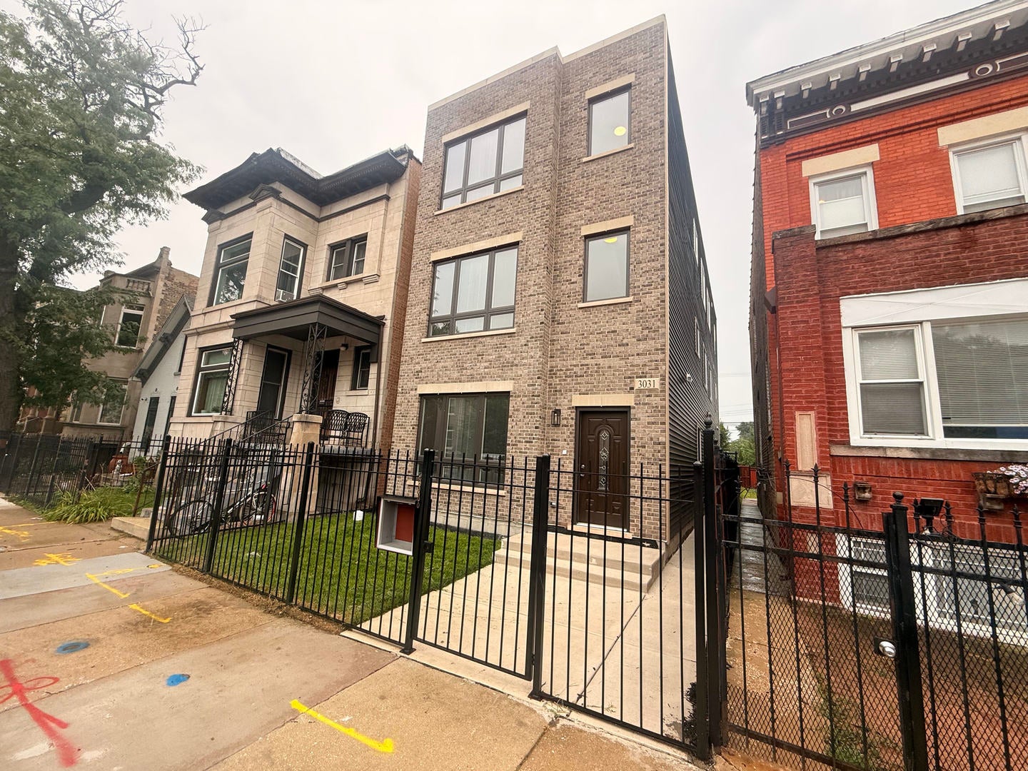 3031 W WARREN Boulevard