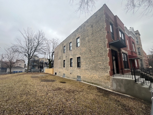 1137 N Francisco Avenue