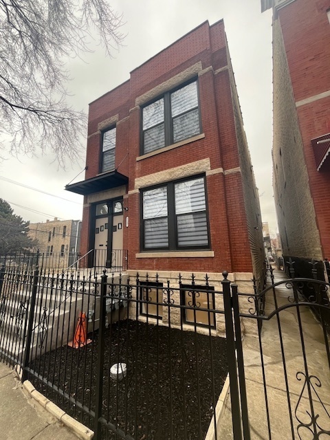 1137 N Francisco Avenue