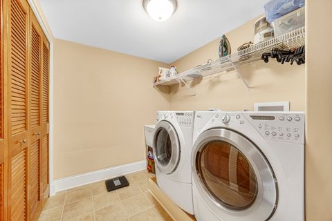 Tiny photo for 405 W Pierce Road #201, Itasca, IL 60143 (MLS # 12666101)