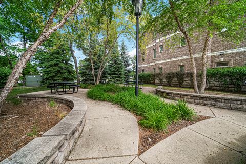 Tiny photo for 405 W Pierce Road #201, Itasca, IL 60143 (MLS # 12666101)